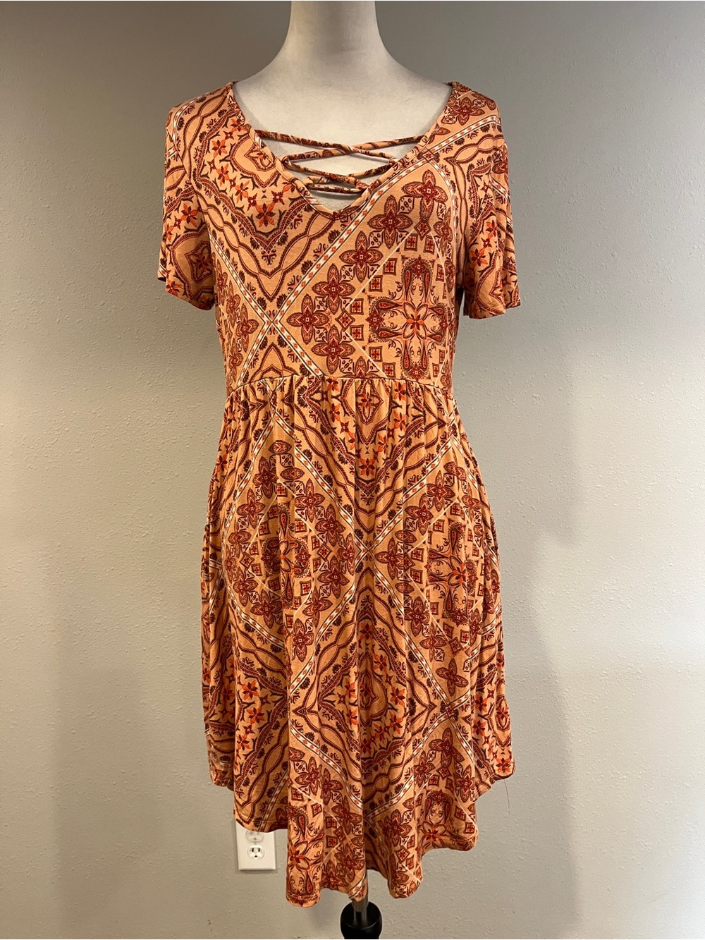 Maurices Boho Print Crisscross v-Neck Short Sleeve mini Dress size medium